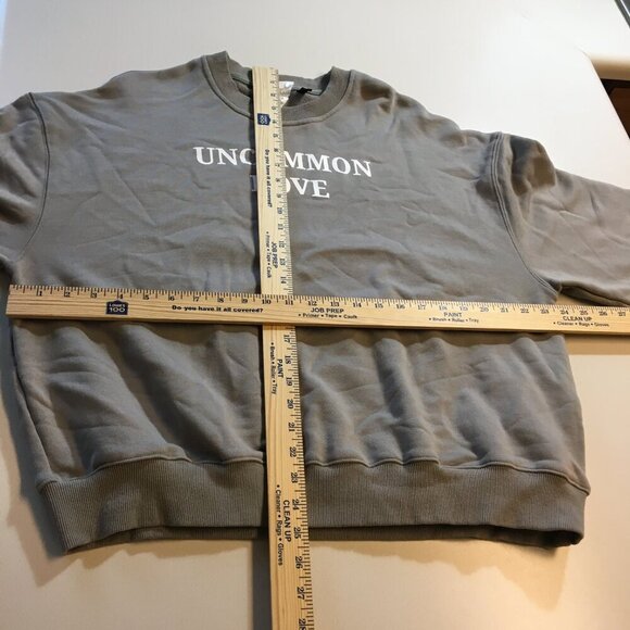 Rue Porter Sweatshirt Large Gray Uncommon Love Immanual + God With Us Graphics - Picture 8 of 10